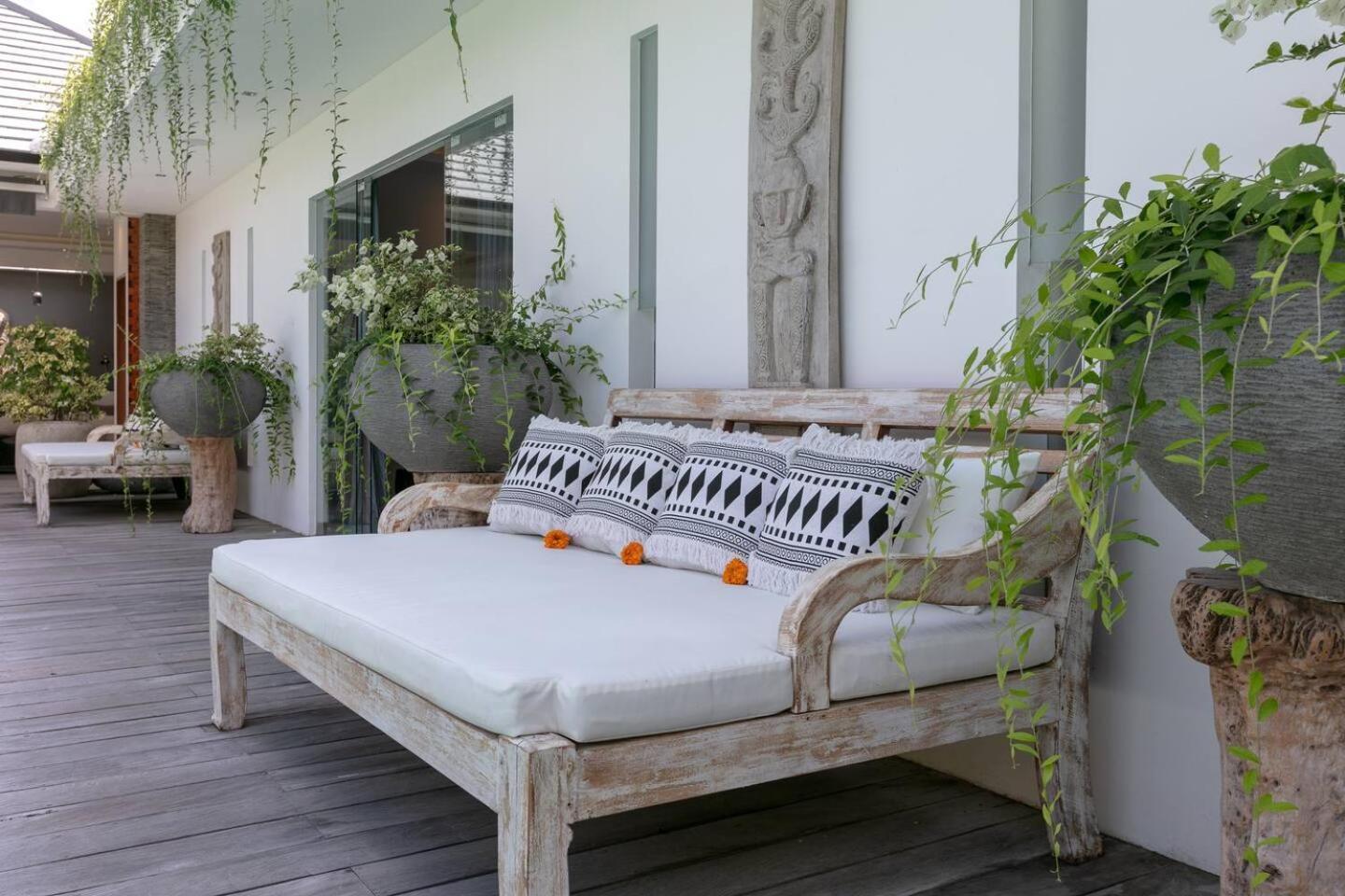 4 Bd Villa With Large Garden, Pool In Seminyak 외부 사진