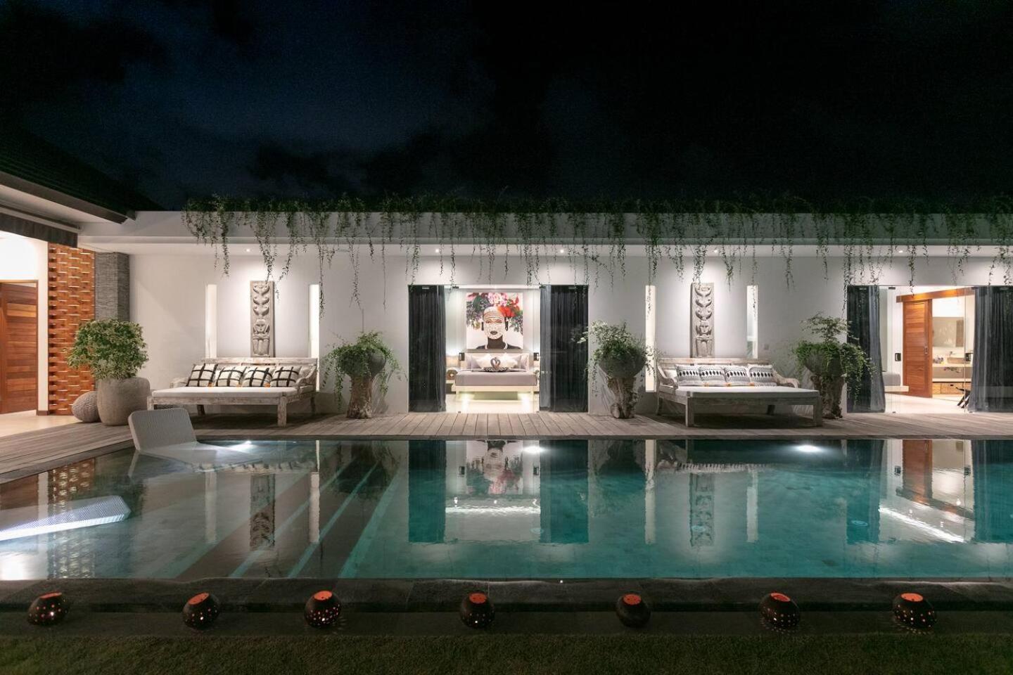 4 Bd Villa With Large Garden, Pool In Seminyak 외부 사진