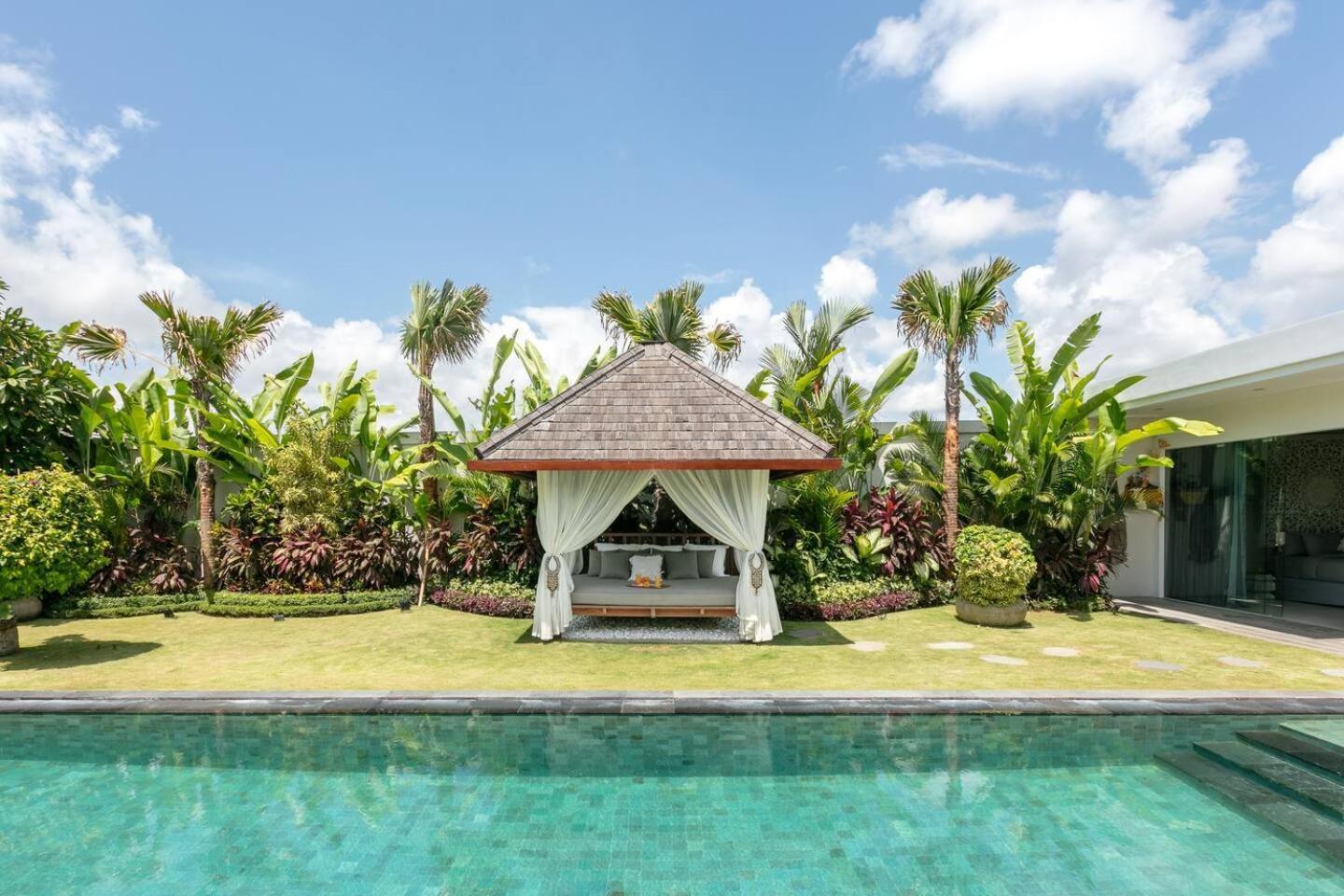 4 Bd Villa With Large Garden, Pool In Seminyak 외부 사진